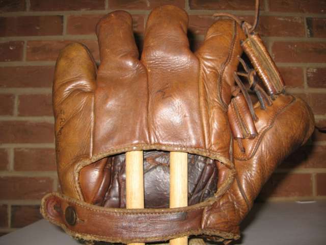 Clydell Castileman Goldsmith Back